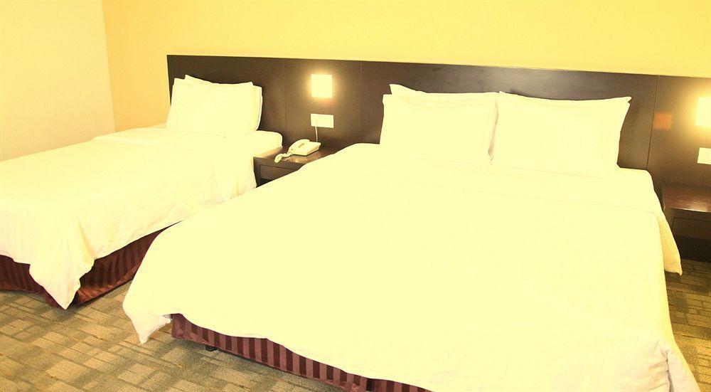 Oyo 89693 Perkasa Hotel Keningau Near Hospital Keningau Dış mekan fotoğraf