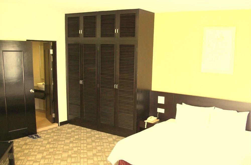 Oyo 89693 Perkasa Hotel Keningau Near Hospital Keningau Dış mekan fotoğraf