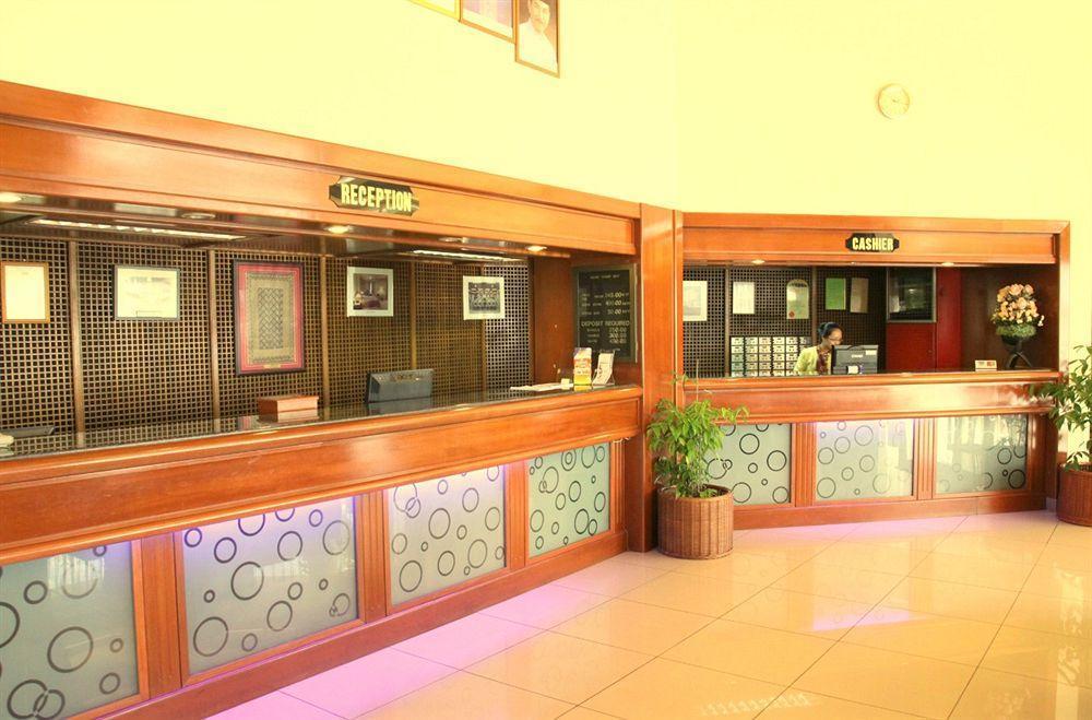 Oyo 89693 Perkasa Hotel Keningau Near Hospital Keningau Dış mekan fotoğraf