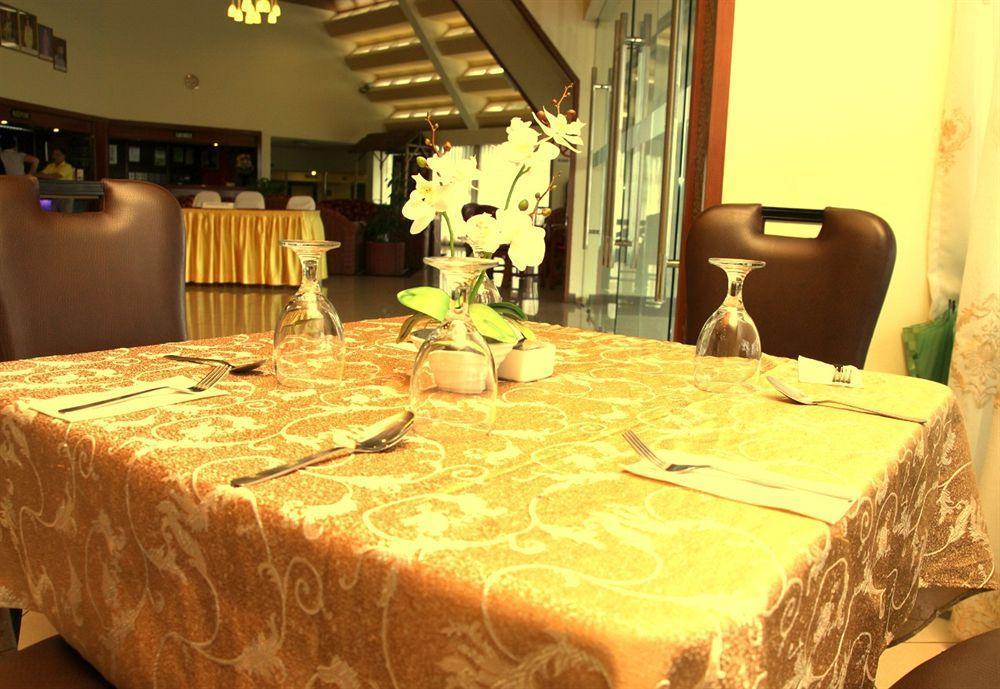 Oyo 89693 Perkasa Hotel Keningau Near Hospital Keningau Dış mekan fotoğraf