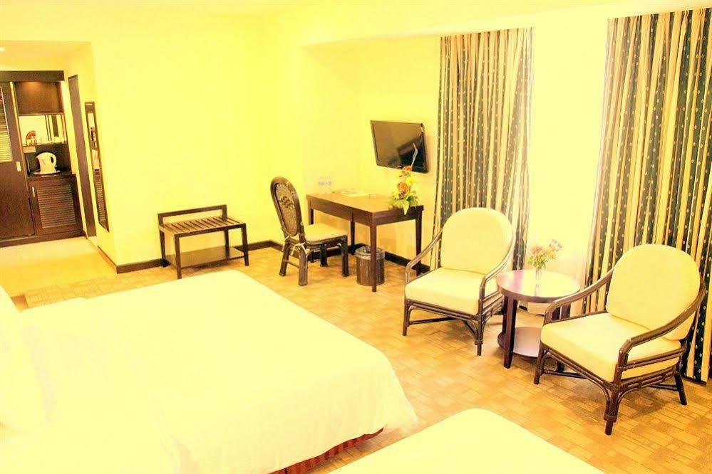Oyo 89693 Perkasa Hotel Keningau Near Hospital Keningau Dış mekan fotoğraf