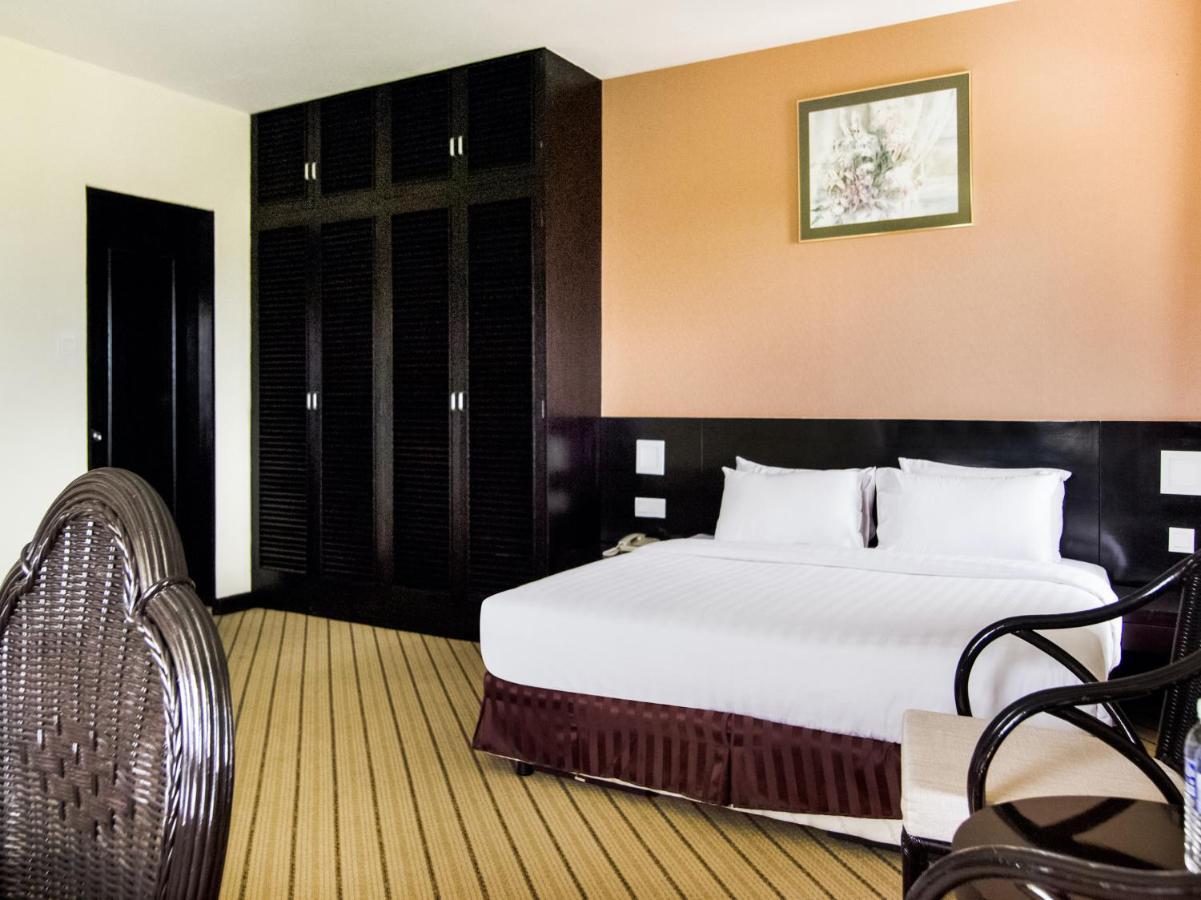 Oyo 89693 Perkasa Hotel Keningau Near Hospital Keningau Dış mekan fotoğraf