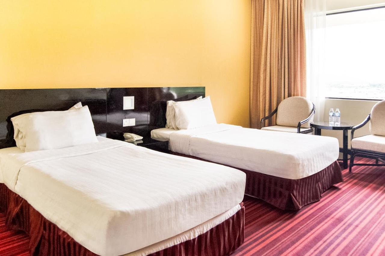 Oyo 89693 Perkasa Hotel Keningau Near Hospital Keningau Dış mekan fotoğraf