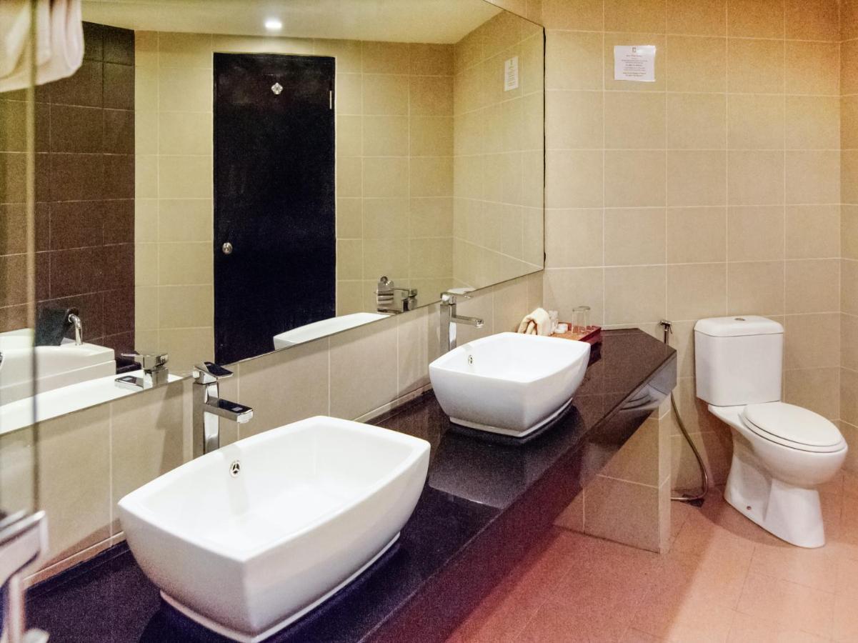 Oyo 89693 Perkasa Hotel Keningau Near Hospital Keningau Dış mekan fotoğraf
