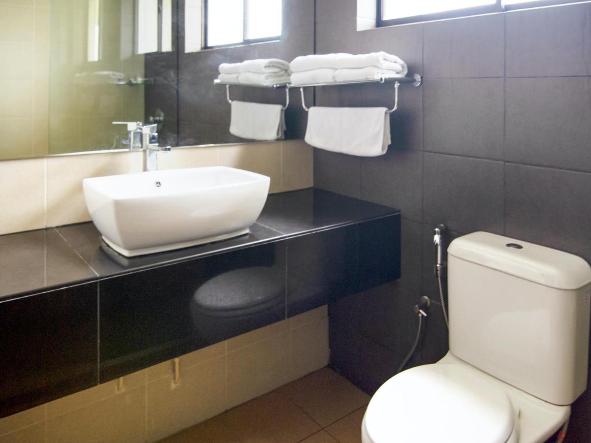 Oyo 89693 Perkasa Hotel Keningau Near Hospital Keningau Dış mekan fotoğraf