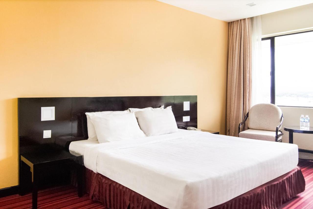 Oyo 89693 Perkasa Hotel Keningau Near Hospital Keningau Dış mekan fotoğraf